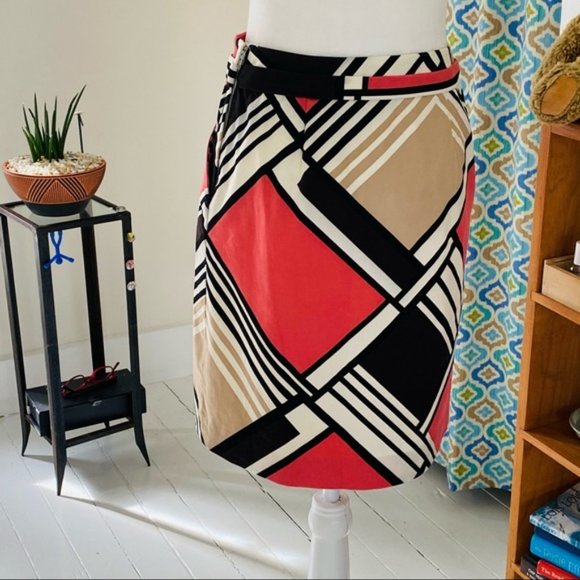 Mod-inspired Geometric Patterned Aline Skirt (size 0) - Picture 3 of 7